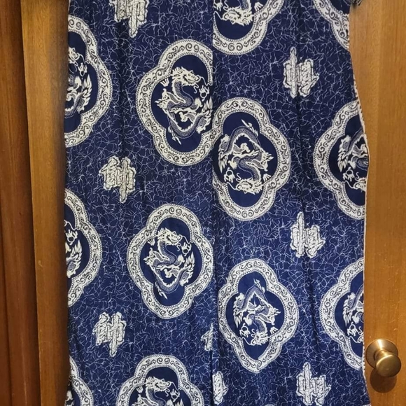 Vintage 60s Hawaiian Dress with Dragons - Picture 3 of 4